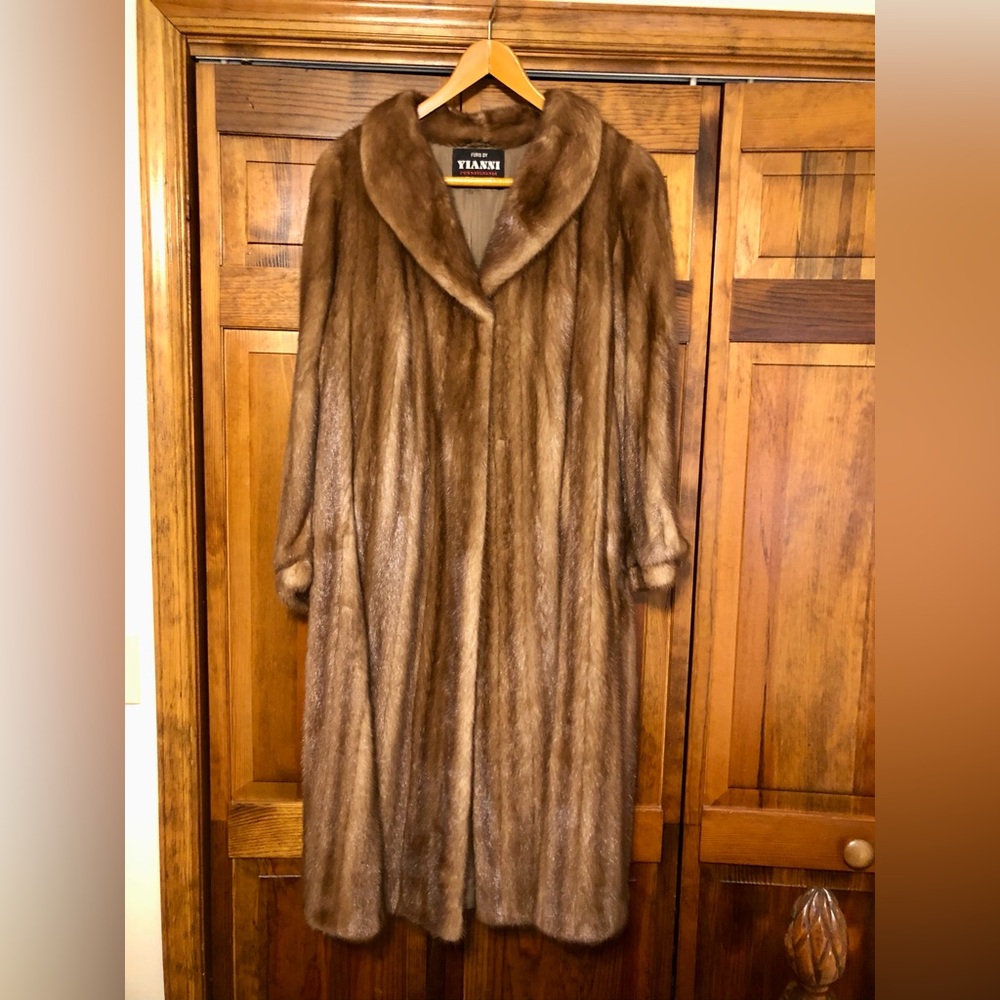 Quality SAGA Mink Coat Sz M/L